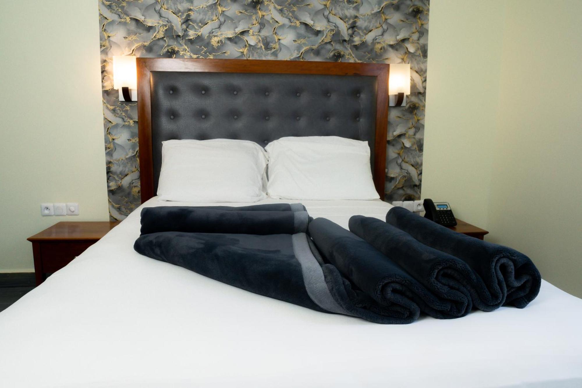 Cincinnati Hotel Yaounde Ngoại thất bức ảnh