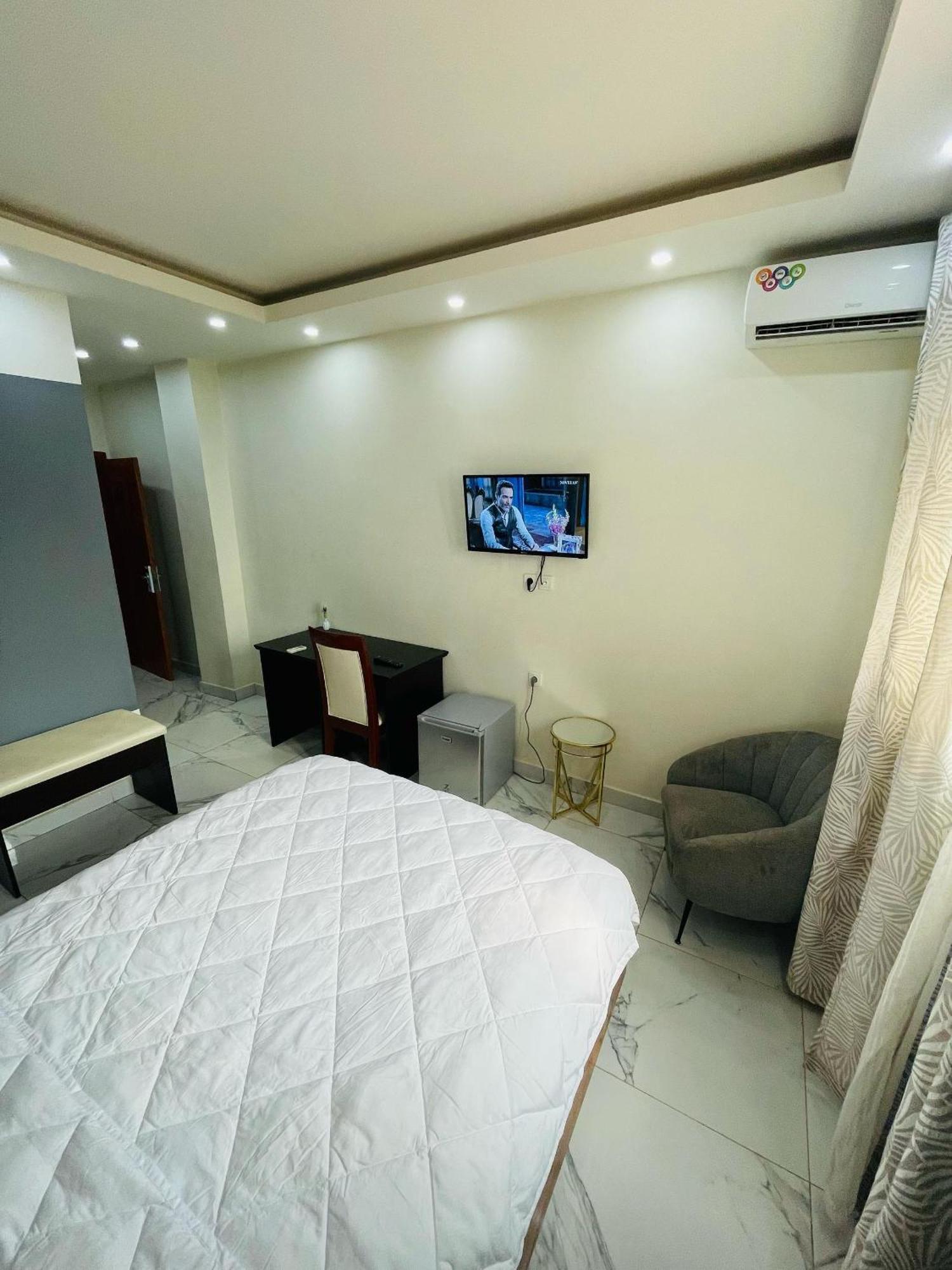 Cincinnati Hotel Yaounde Ngoại thất bức ảnh
