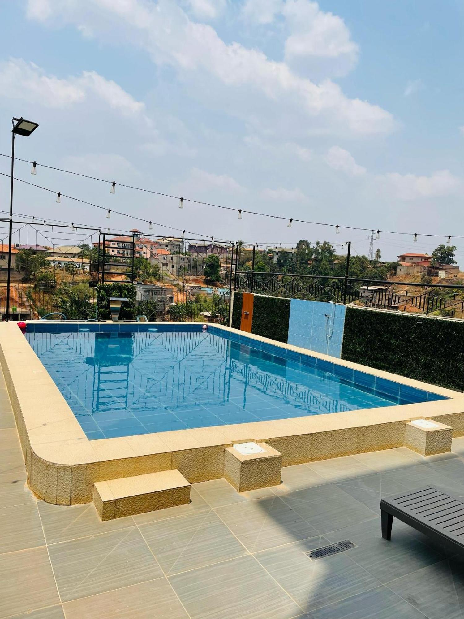 Cincinnati Hotel Yaounde Ngoại thất bức ảnh