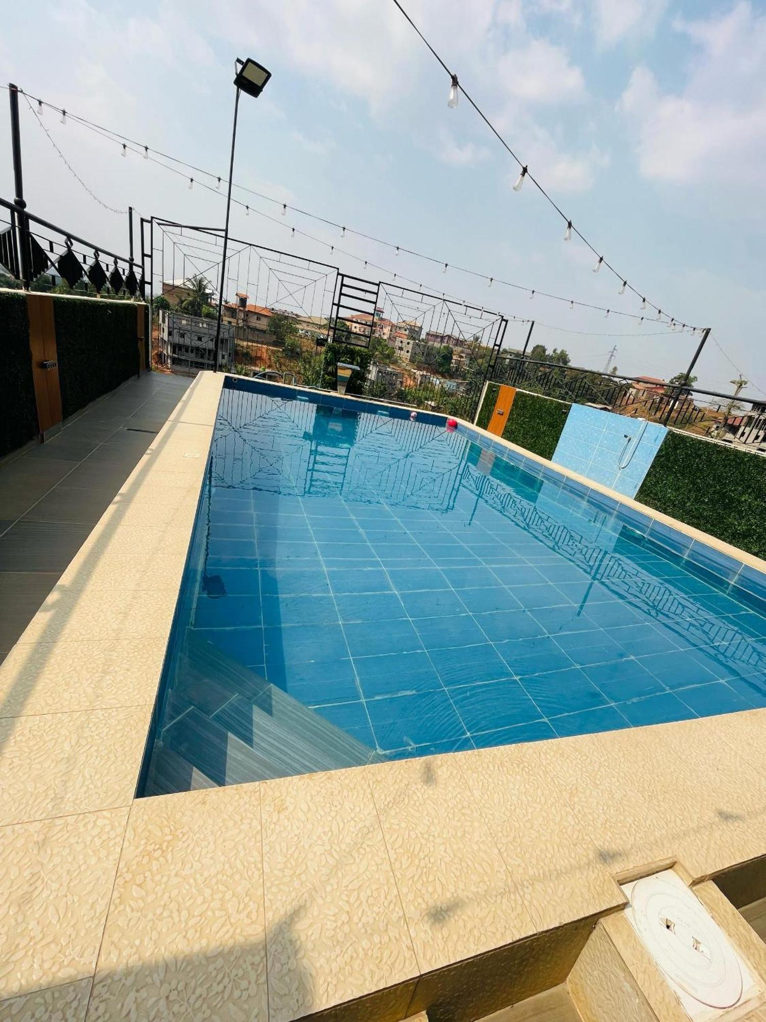 Cincinnati Hotel Yaounde Ngoại thất bức ảnh