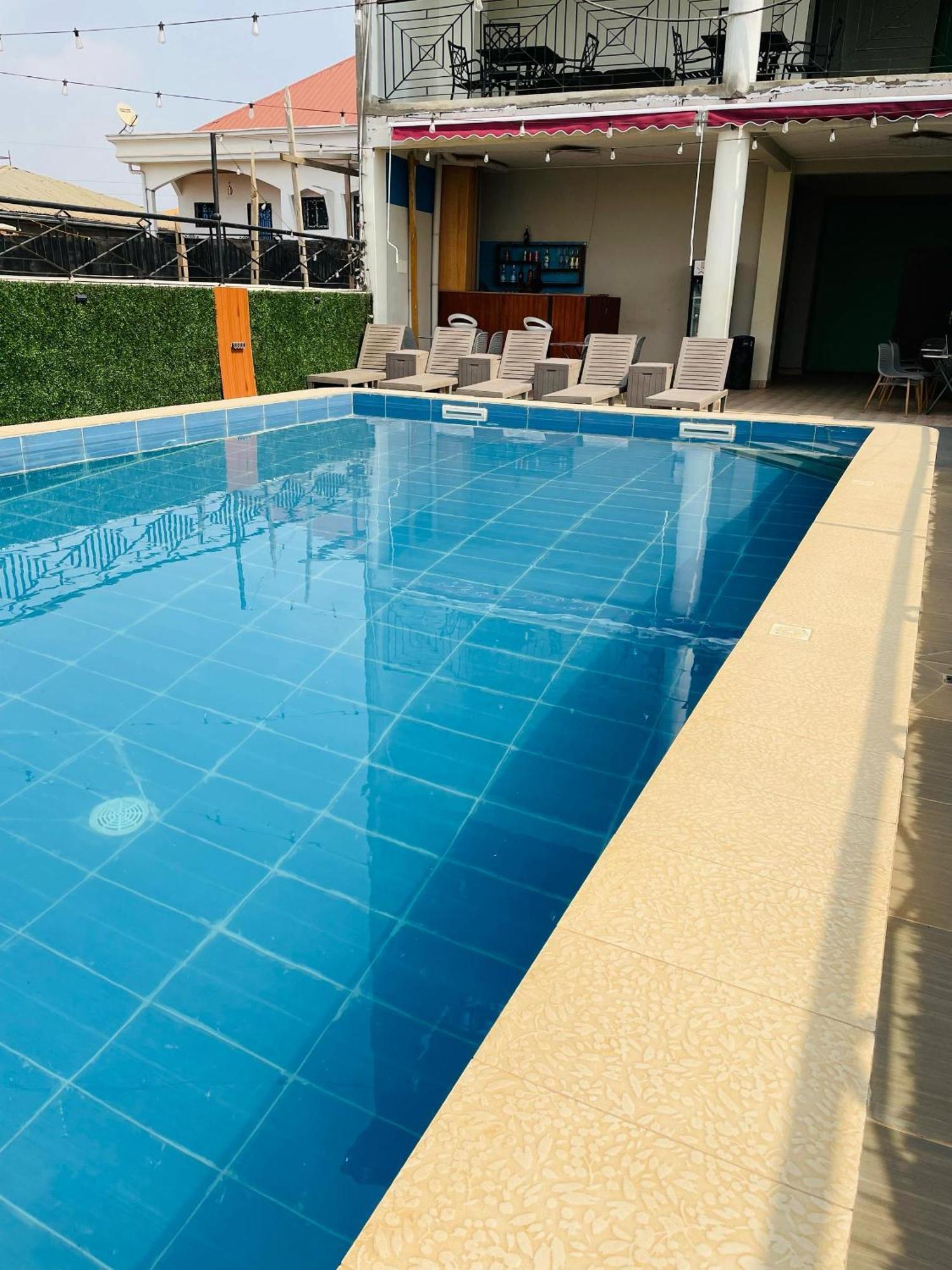 Cincinnati Hotel Yaounde Ngoại thất bức ảnh