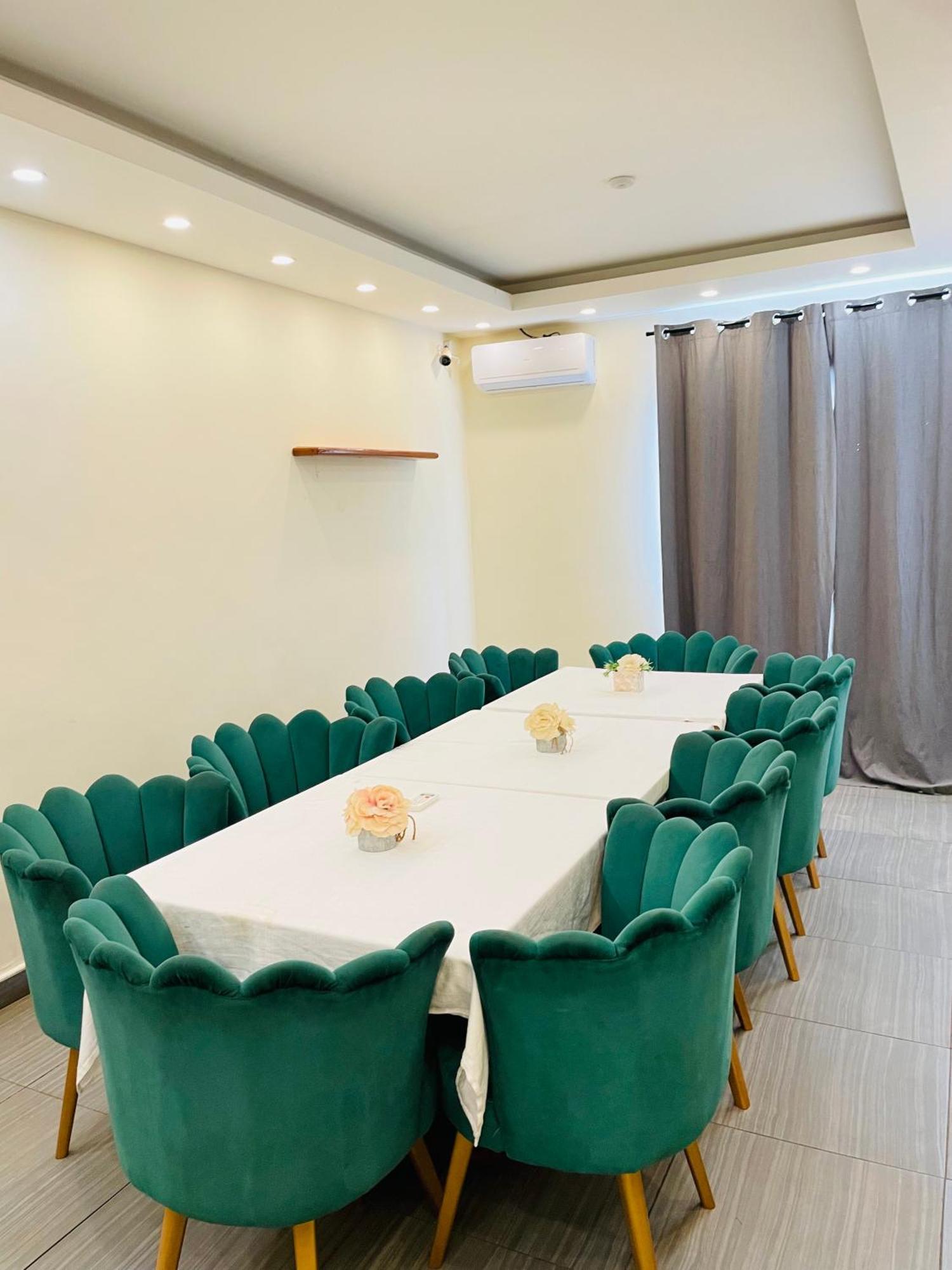 Cincinnati Hotel Yaounde Ngoại thất bức ảnh