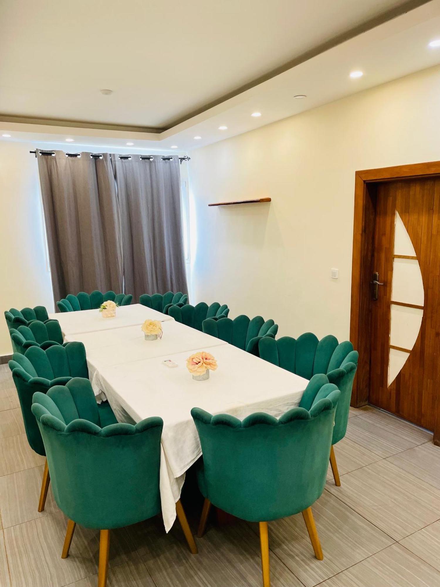 Cincinnati Hotel Yaounde Ngoại thất bức ảnh